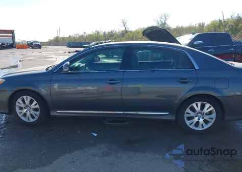 2012 Toyota Avalon Base z USA, uszkodzony, nr VIN 4T1BK3DB9CU450206